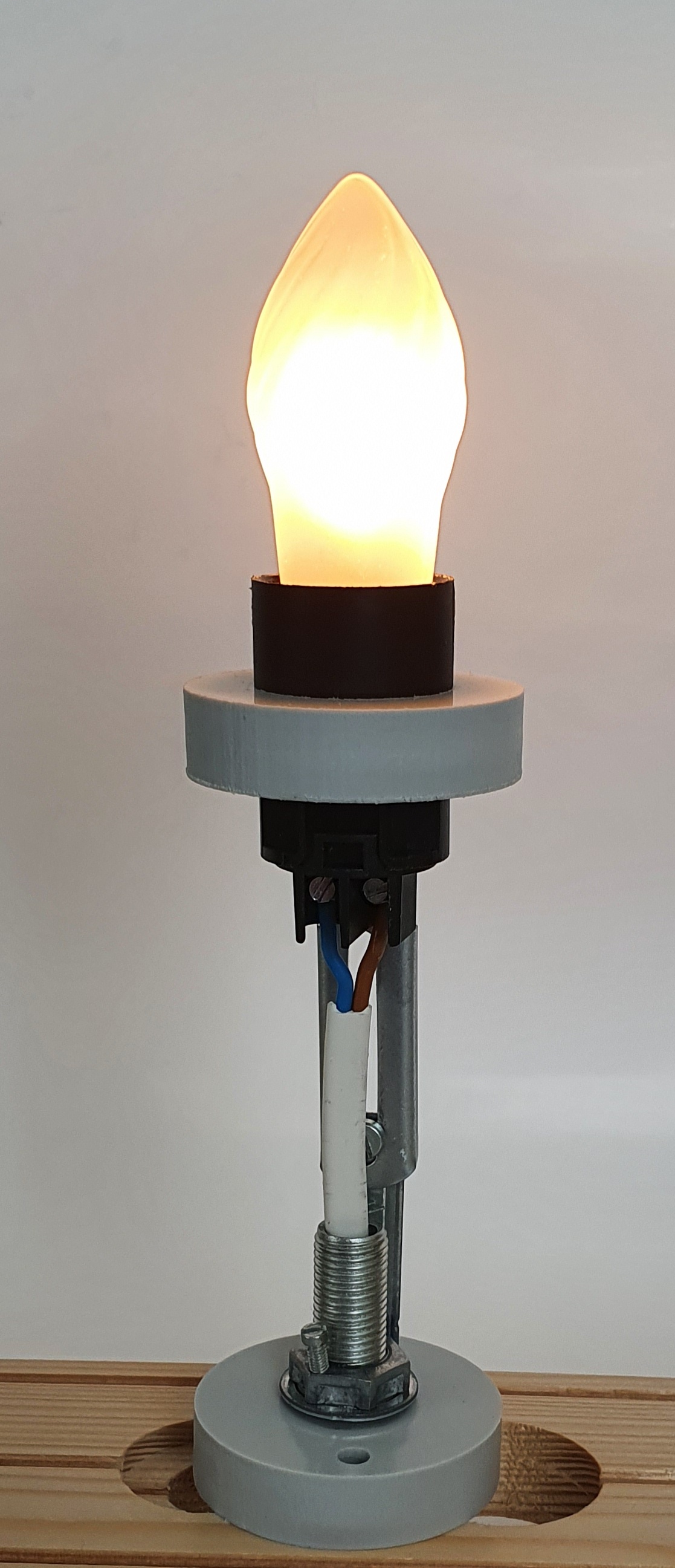 LED-Birne kleine Tropfenform Welle für Fassung E14 1 Watt matt 230 Volt
