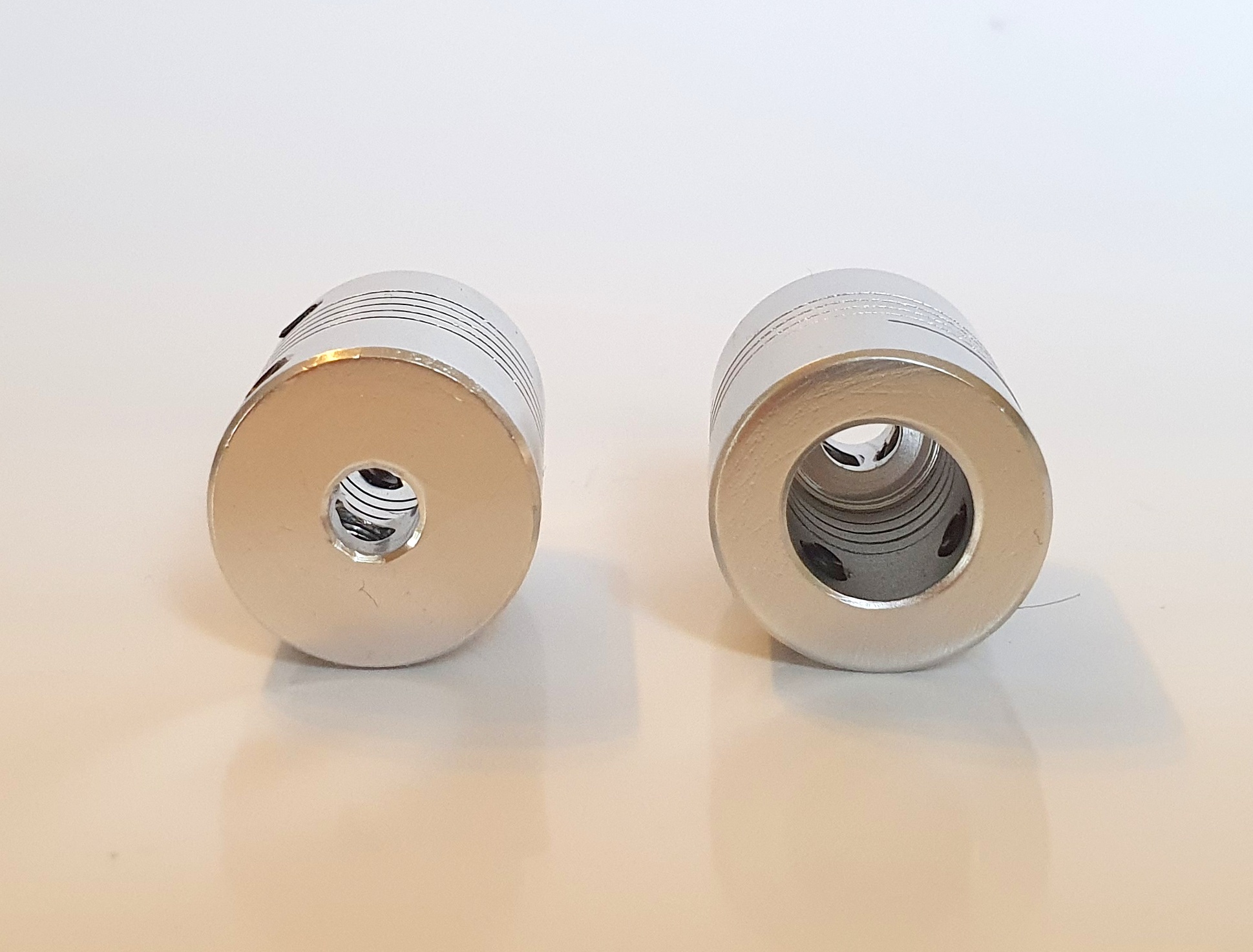 flexible Kupplung von 5mm Welle auf 4mm / 5mm / 6mm / 8mm / 10mm / 12mm für Pyramidenmotoren