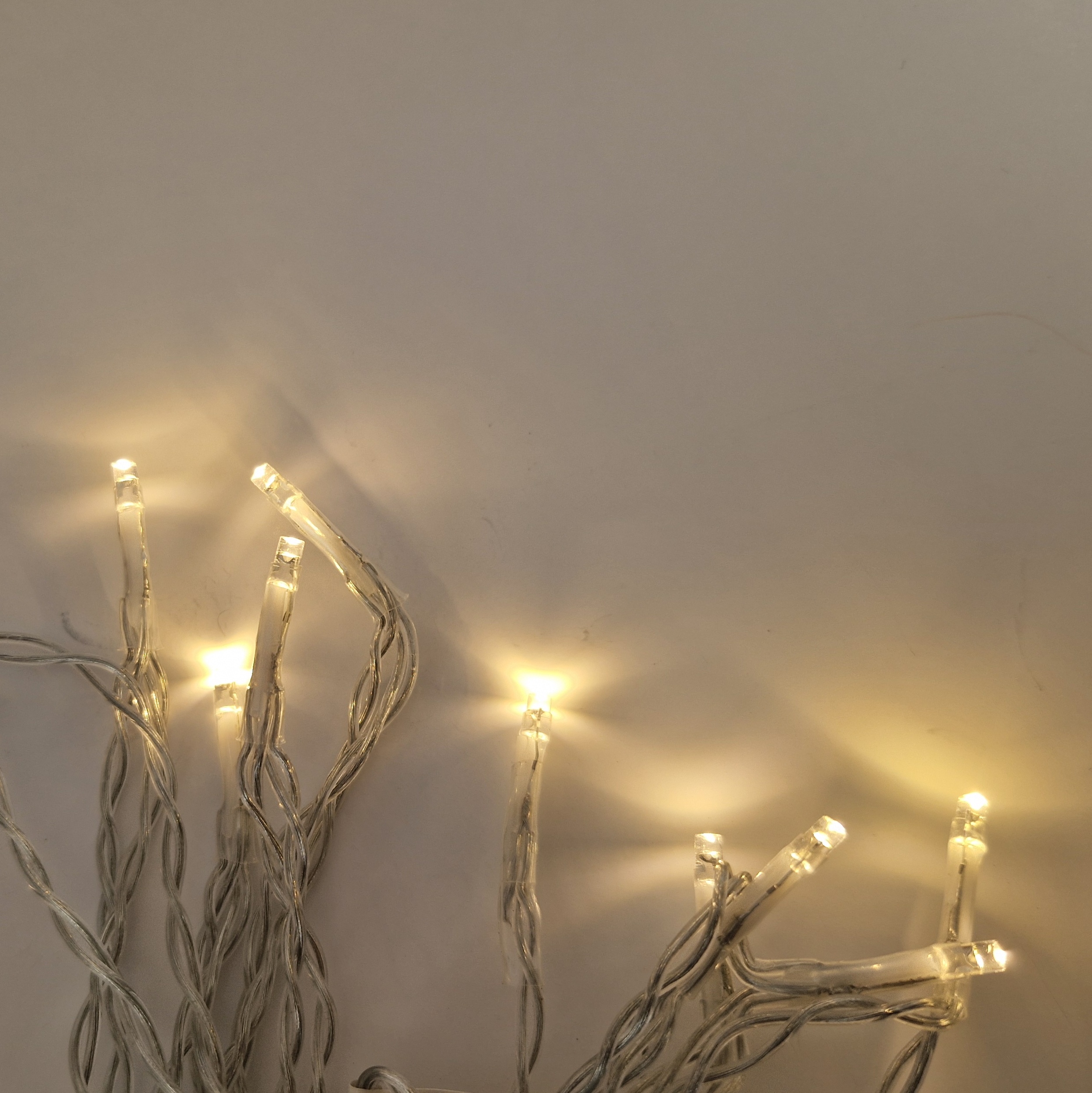 LED-Minilichterkette mit Batteriebetrieb, Birnenabstand 15 cm