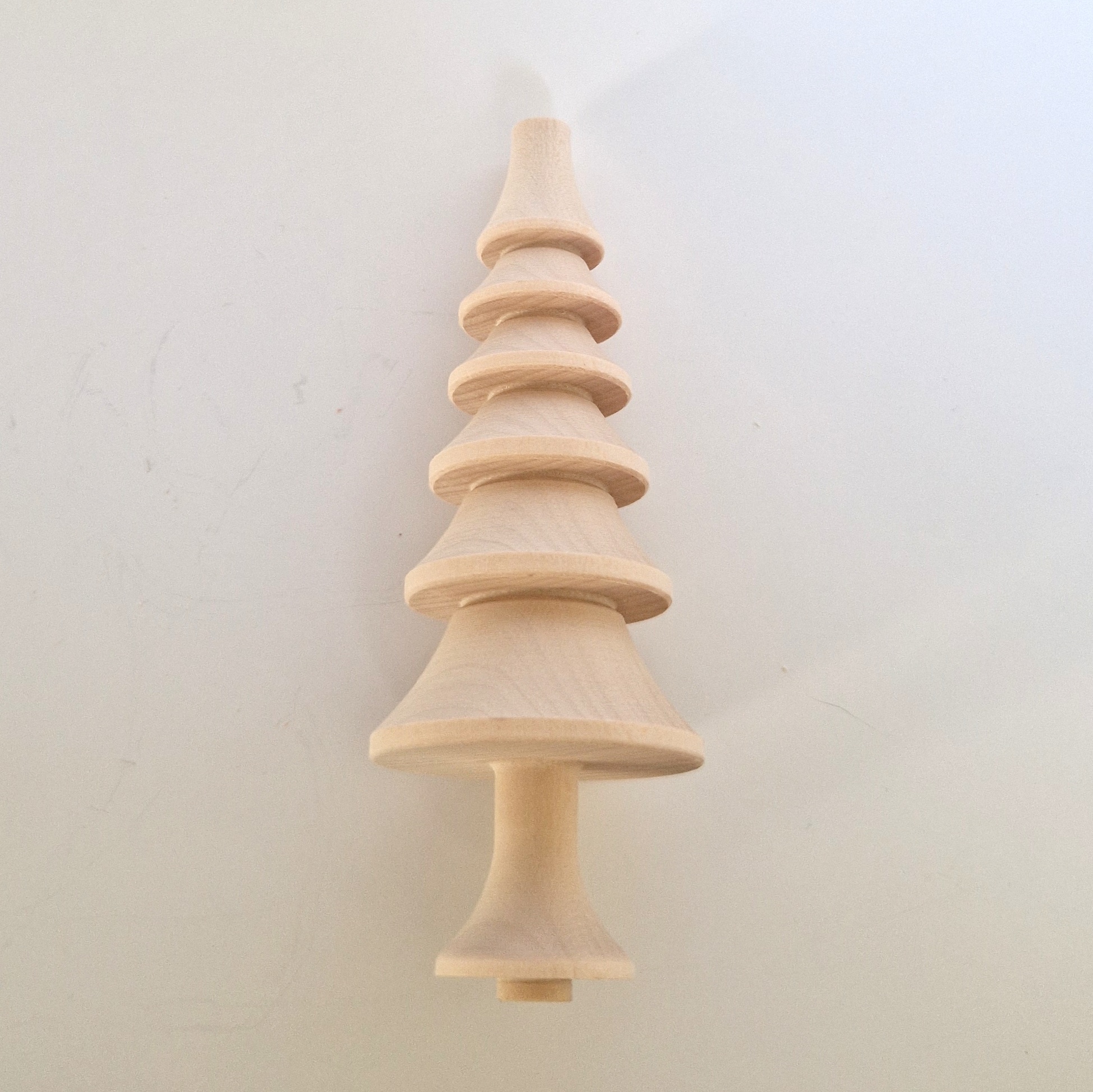 gedrechselter Baum  / Schnitzrohling mit Stamm, gebohrt als Pyramidenwelle